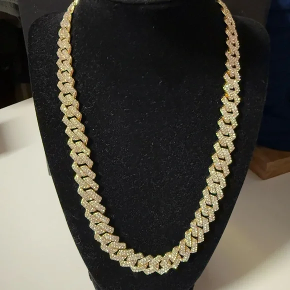 Elegant Gold Women's Necklace 20” Cuban Link - Picture 4 of 9